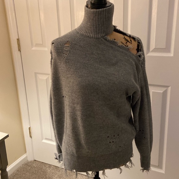 Like New Lovers and Friends Distressed Sweater - Picture 1 of 2